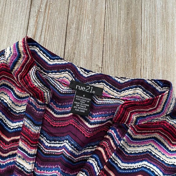 Rue21 Juniors S Chevron Zig Zag V-Neck Elastic Waist Dress Roll Tab Sleeves - Picture 12 of 12